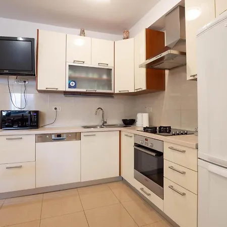 Beautiful In With Kitchen *