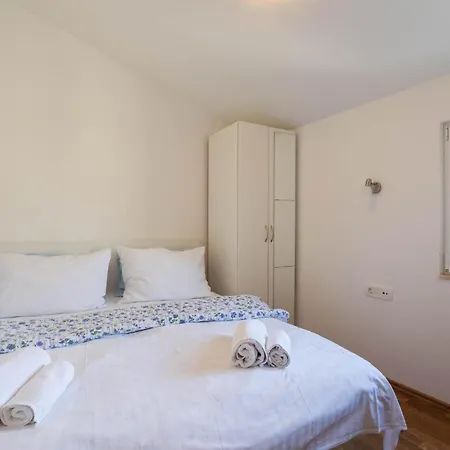 Feriehus Beautiful In With Kitchen