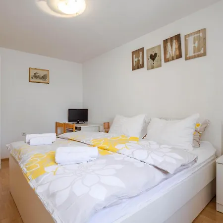 4 Bedroom Front In בית נופש ספליט
