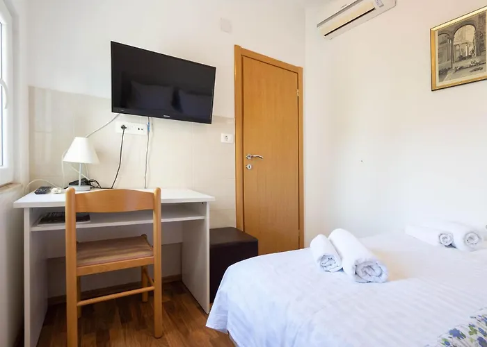 Beautiful In With Kitchen Split