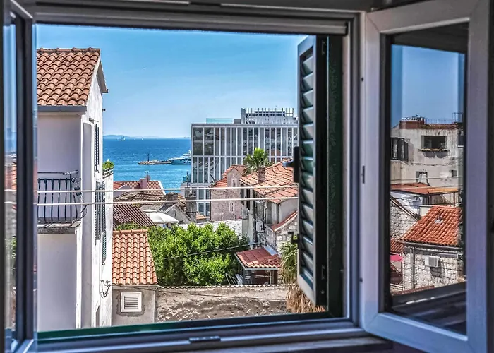 Beautiful In With Kitchen *