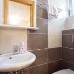 4 Bedroom Front In Prázdninový dům Split